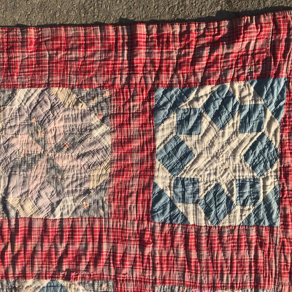 Vintage Hand sewn Quilt - Picture 4 of 7